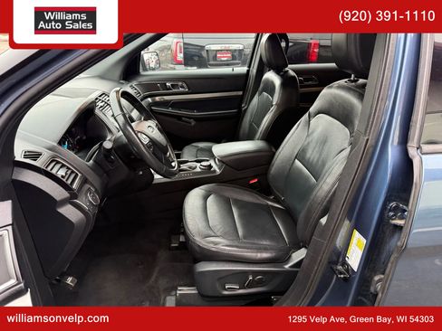 Used 2018 Ford Explorer XLT w/ Equipment Group 202A image 9