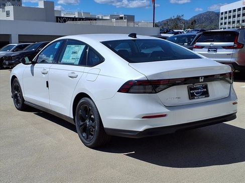New 2025 Honda Accord SE image 5