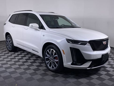 Certified 2024 Cadillac XT6 Sport w/ Technology Package image 22