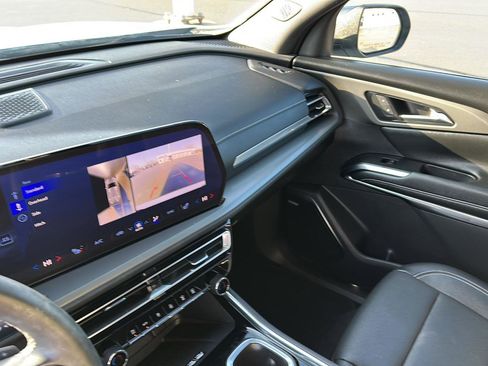 Used 2024 Chevrolet Traverse LT w/ Enhanced Driving Package image 31