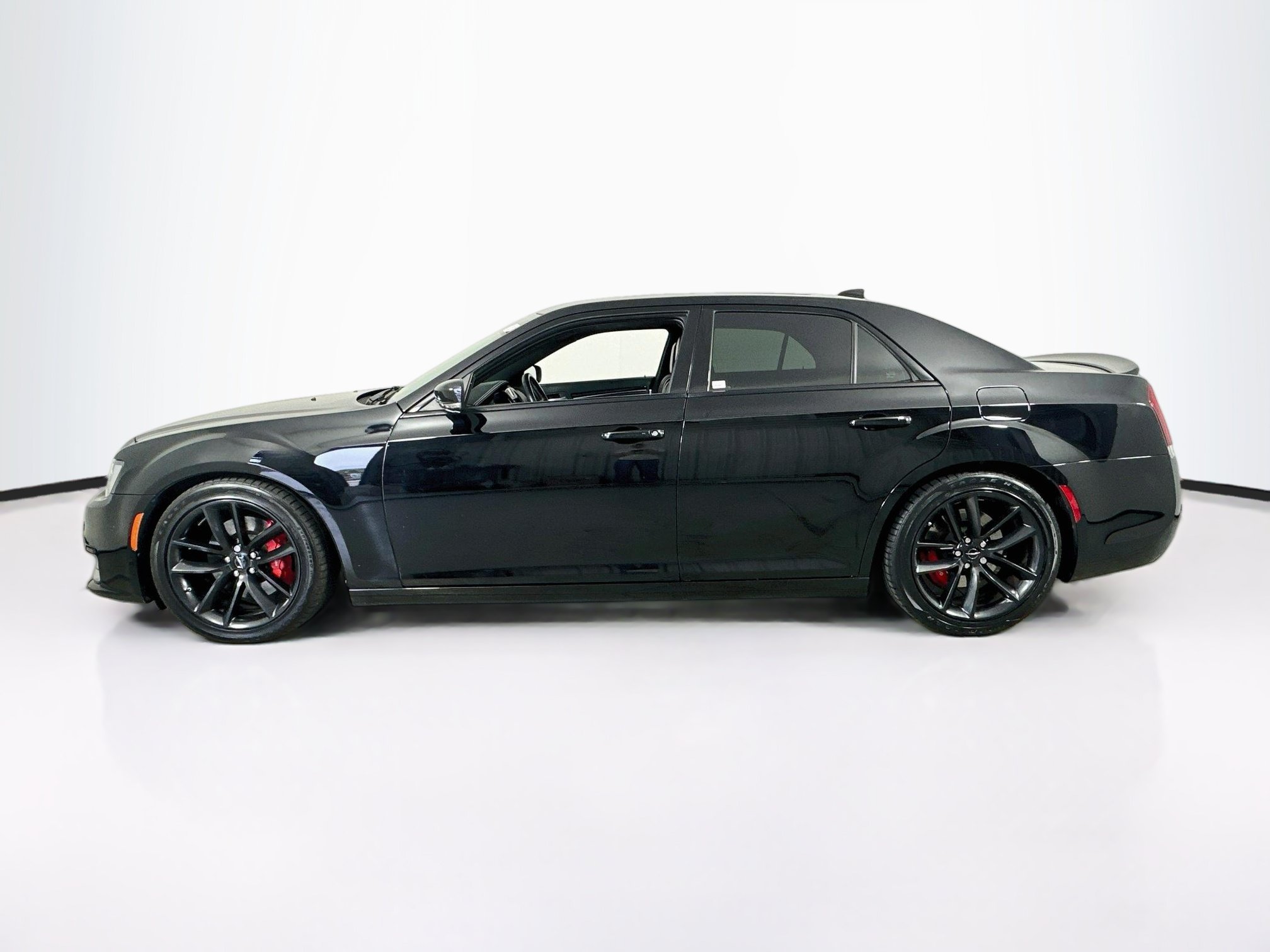 Used 2023 Chrysler 300 C RWD image 8