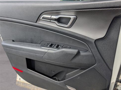 Used 2023 Kia Sportage LX image 14