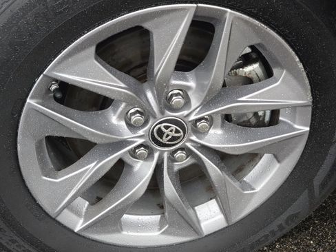 Used 2022 Toyota Sienna XLE image 20