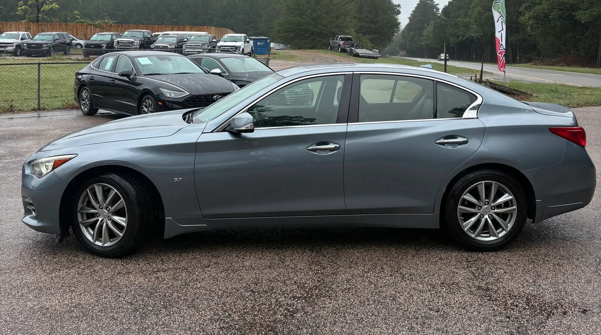 Used 2014 INFINITI Q50 Premium w/ Navigation Package AWD/4WD image 3