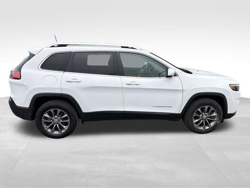 Certified 2019 Jeep Cherokee Latitude Plus w/ Cold Weather Group image 11