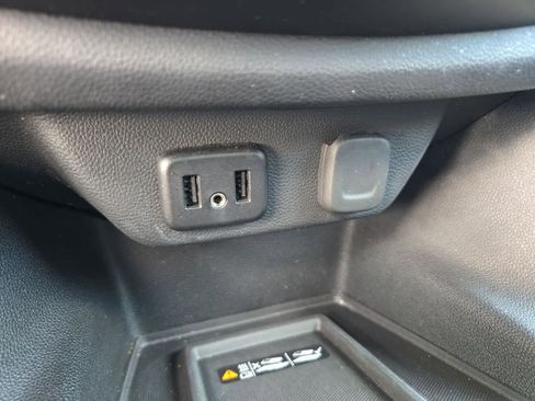 Used 2019 Chevrolet Traverse Premier w/ Driver Confidence II Package FWD image 32
