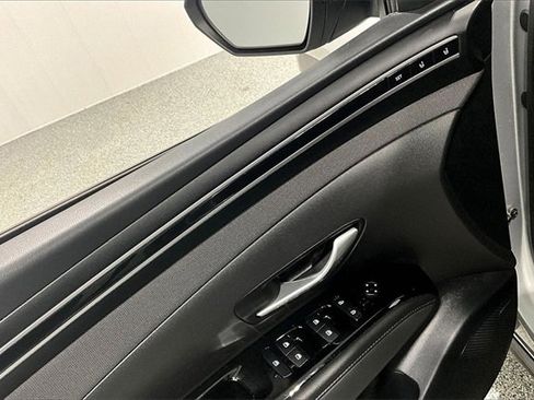 Used 2022 Hyundai Tucson Limited image 38