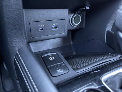 Used 2024 Nissan Kicks SR image 27