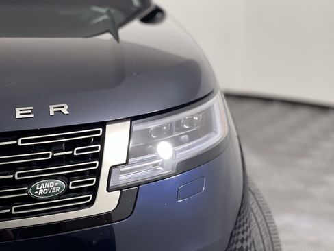Used 2025 Land Rover Range Rover SE AWD/4WD image 7