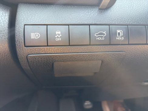 Used 2020 Toyota Camry SE FWD image 30