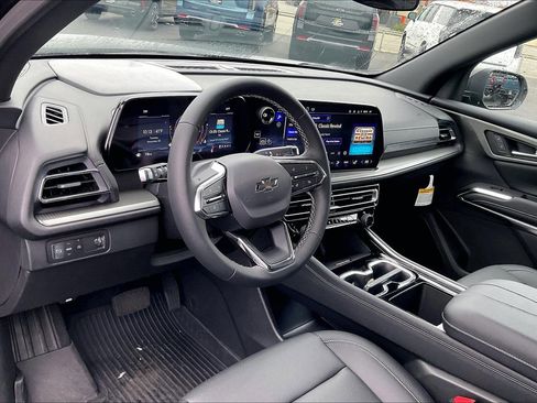 New 2025 Chevrolet Traverse LT w/ Midnight/Sport Edition image 6