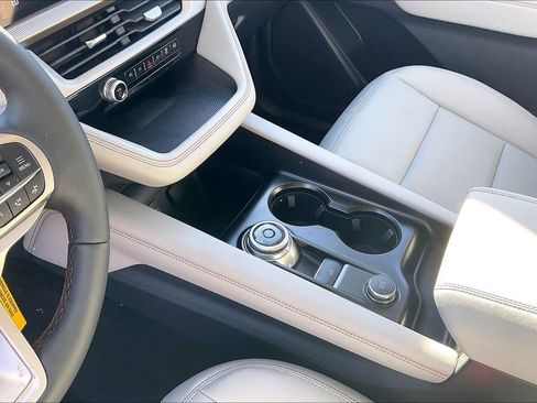 New 2026 Ford Explorer Active w/ Active Comfort Package image 8