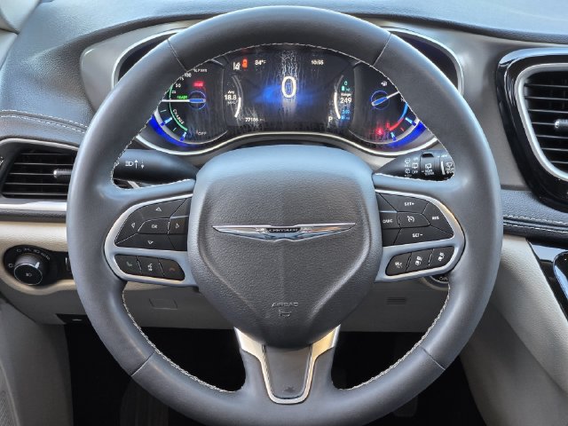 Certified 2023 Chrysler Pacifica Touring-L FWD image 26