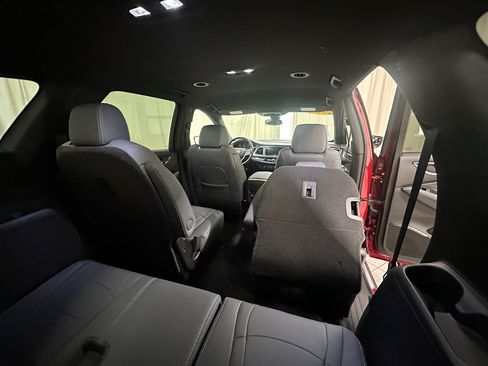 Certified 2023 Buick Enclave Essence w/ Sport Touring Edition image 21