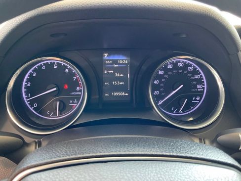 Used 2019 Toyota Camry LE FWD image 14