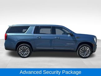 Used 2025 GMC Yukon XL Denali Ultimate w/ LPO, Floor Liner Package AWD/4WD video 3