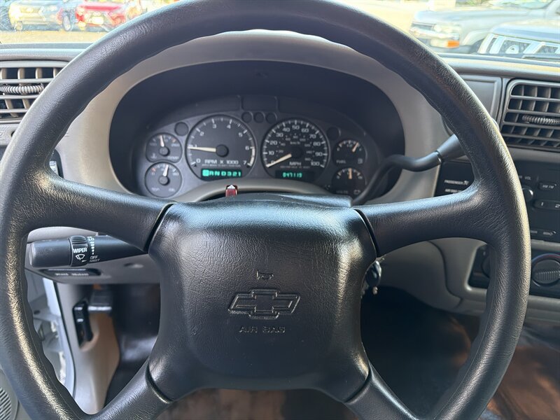Used 2002 Chevrolet S10 Pickup 2WD Extended Cab image 30