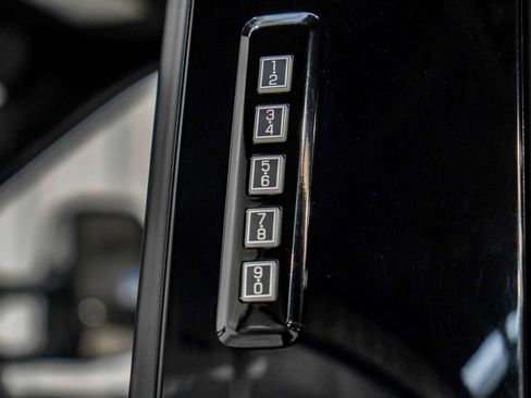 Used 2022 Ford F450 Platinum w/ FX4 Off-Road Package image 44