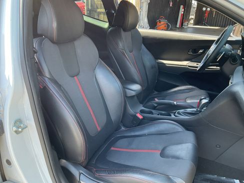 Used 2020 Hyundai Veloster Turbo image 22