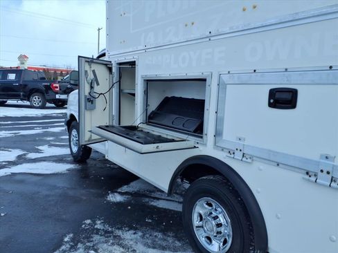 Used 2019 Chevrolet Express 3500 w/ Power Convenience Package image 14