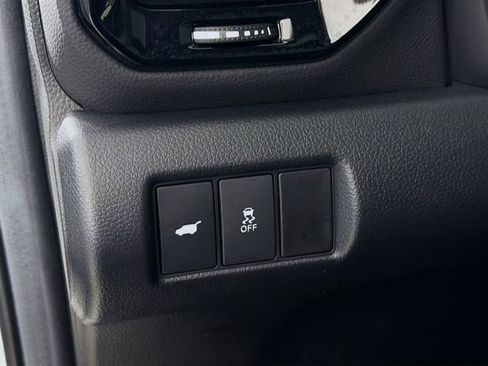 Used 2025 Honda Pilot Touring image 12