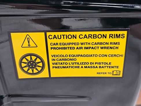 Used 2022 Ferrari F8 Tributo image 31