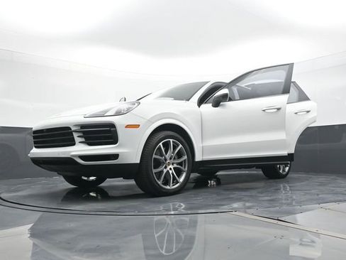 Certified 2022 Porsche Cayenne Platinum Edition AWD/4WD image 31