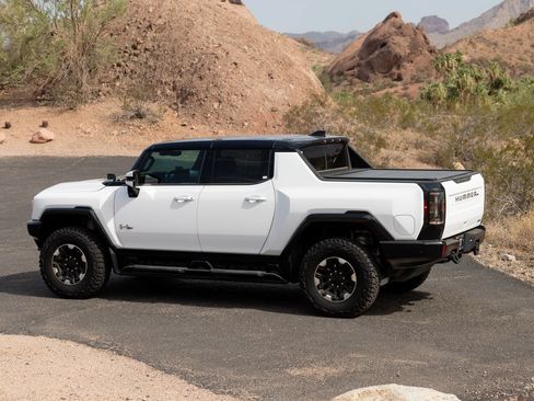 Used 2022 GMC Hummer EV Edition 1 w/ LPO, Illumination Package AWD/4WD image 17