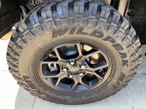 Used 2024 Jeep Wrangler Unlimited AWD/4WD image 7