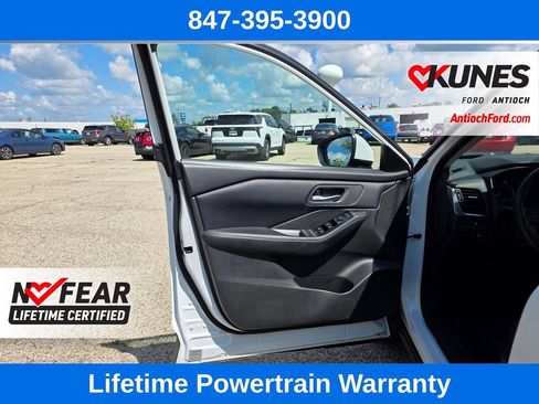 Used 2025 Nissan Rogue SV FWD image 18