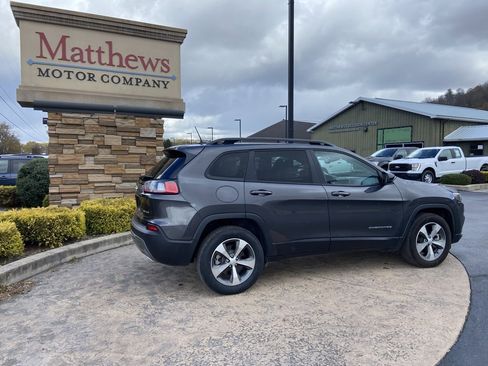 Used 2022 Jeep Cherokee Limited image 5