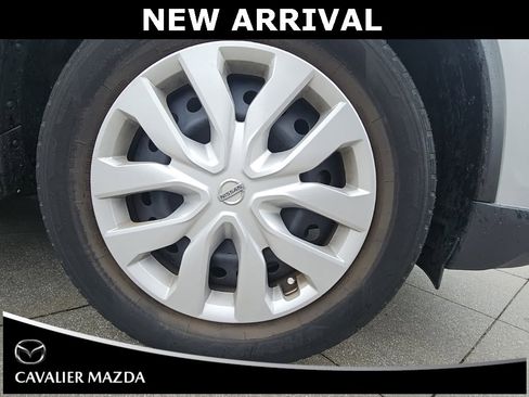 Used 2019 Nissan Rogue S image 26