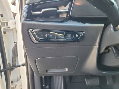 Used 2024 Kia Niro EX FWD image 22