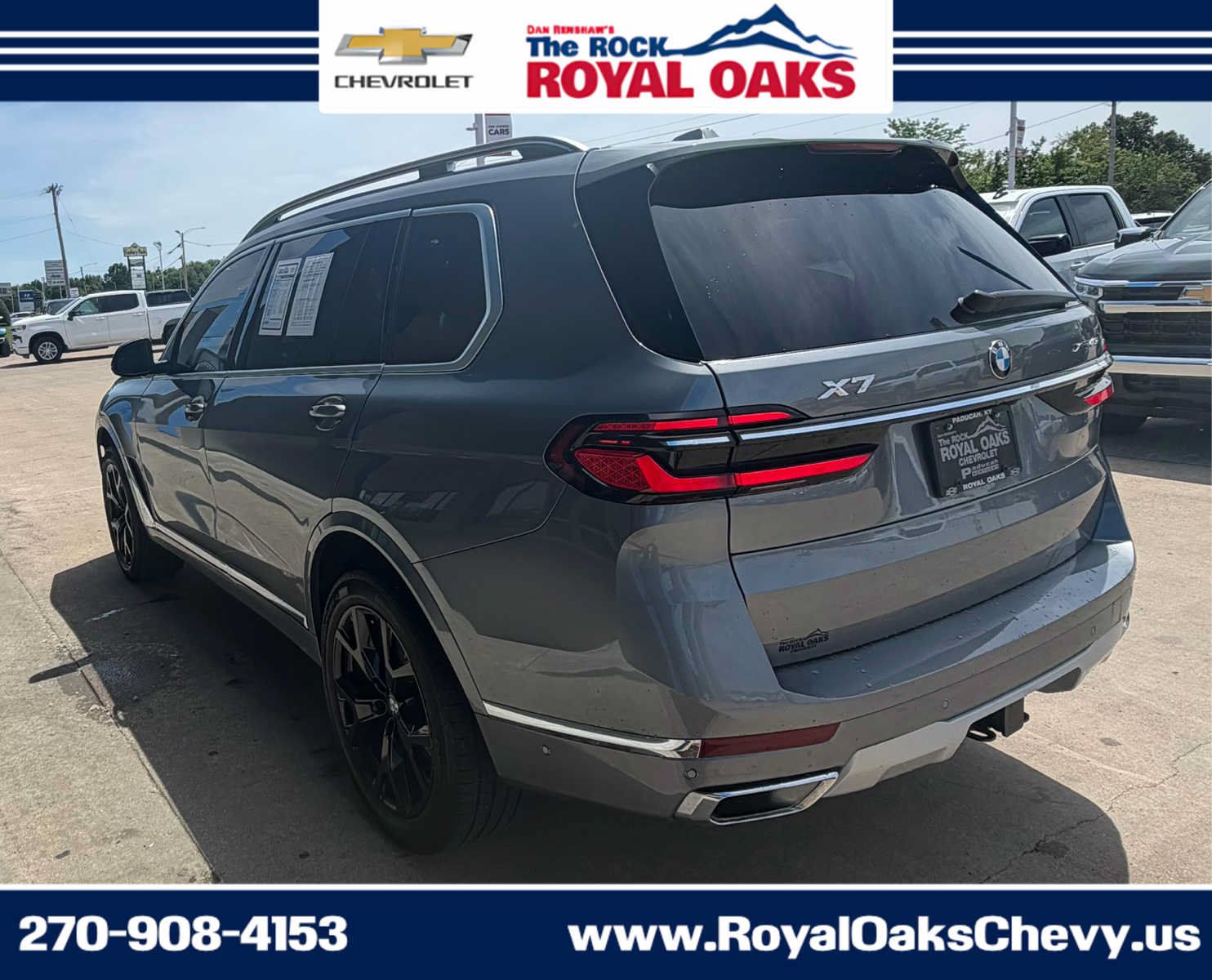 Used 2023 BMW X7 xDrive40i w/ Premium Package AWD/4WD image 3
