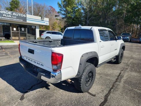 Used 2020 Toyota Tacoma SR5 w/ SR5 Appearance Package (SM) RWD image 8