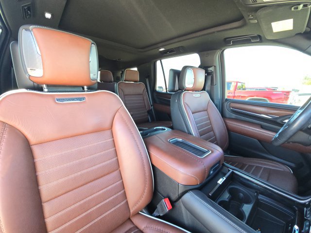 Used 2023 GMC Yukon Denali Ultimate AWD/4WD image 29