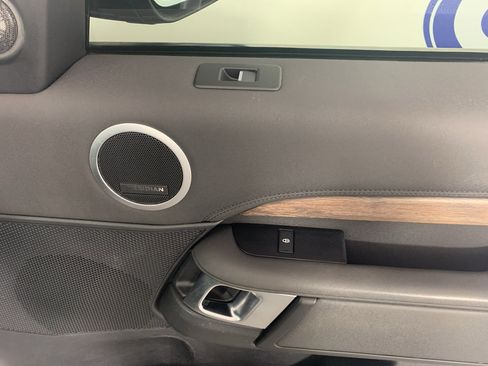 Used 2019 Land Rover Discovery HSE AWD/4WD image 40