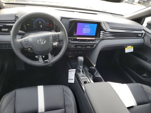 New 2026 Toyota Camry SE image 10