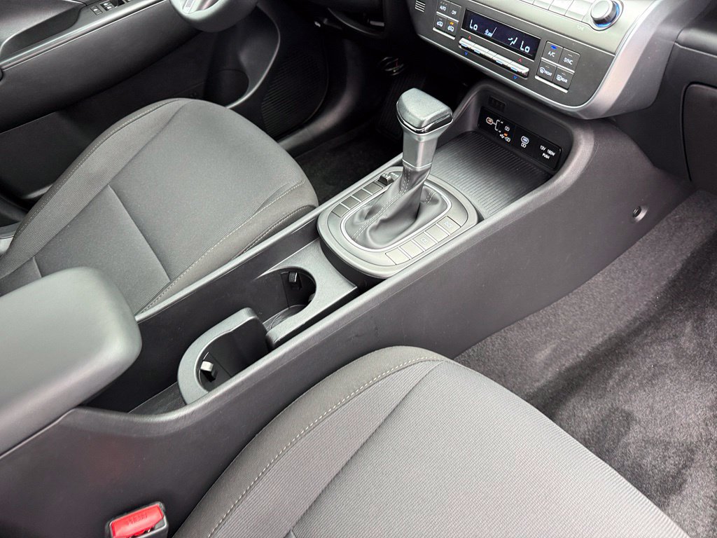 Used 2025 Hyundai Kona SEL FWD image 34