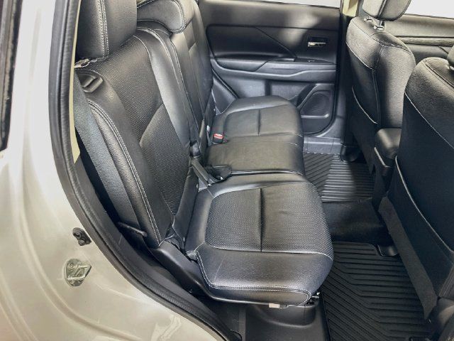 Used 2016 Mitsubishi Outlander AWD image 14