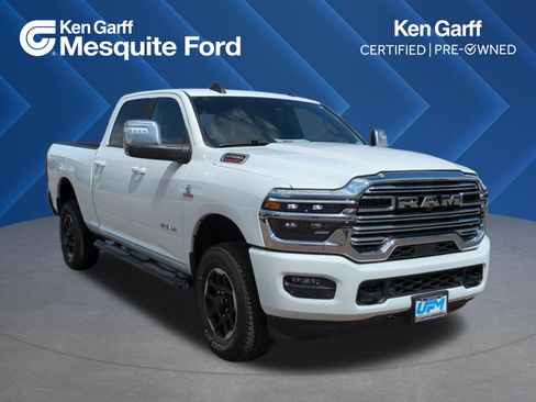 Used 2025 RAM 2500 Laramie AWD/4WD image 1