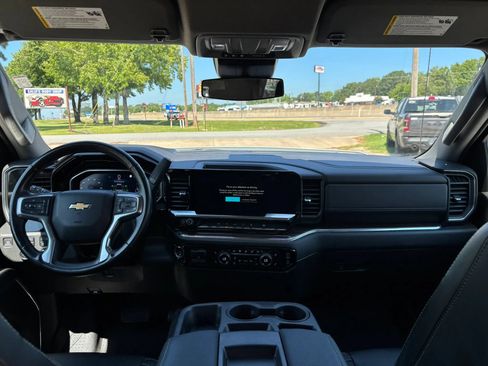 Used 2023 Chevrolet Silverado 1500 LT w/ Protection Package AWD/4WD image 19