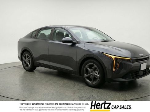 Used 2025 Kia K4 LXS image 1