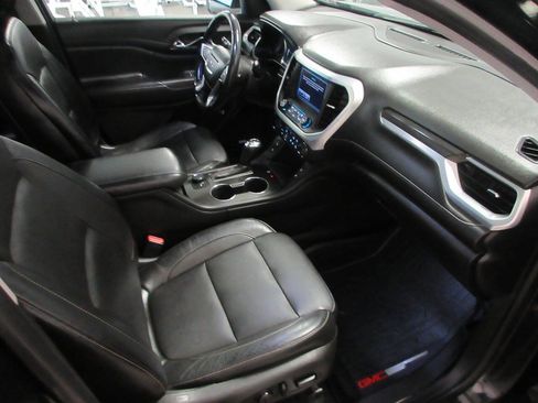 Used 2019 GMC Acadia SLT w/ LPO, Floor Liner Package AWD/4WD image 8