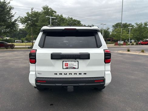 Used 2025 Toyota 4Runner SR5 AWD/4WD image 14