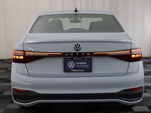 Certified 2025 Volkswagen Jetta Sport image 15