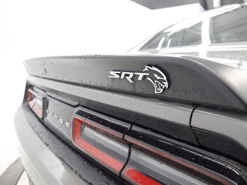 Used 2018 Dodge Challenger SRT Hellcat RWD image 10