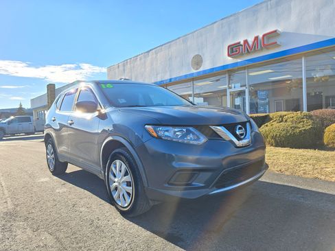 Used 2016 Nissan Rogue S image 1