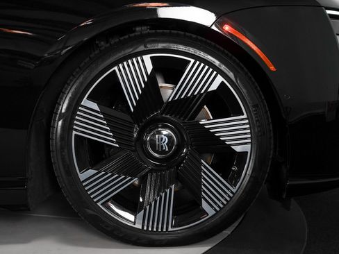 Used 2024 Rolls-Royce Spectre w/ Spectre Launch Package AWD/4WD image 28