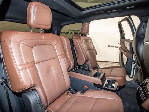 Used 2026 Lincoln Aviator Reserve AWD/4WD image 17